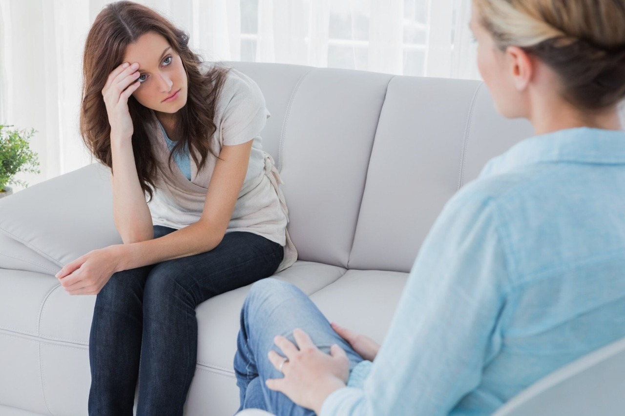 upset-woman-sitting-couch-looking-therapist_13339-57162 Waverley Counselling | Youth Mentoring in Wheelers Hill