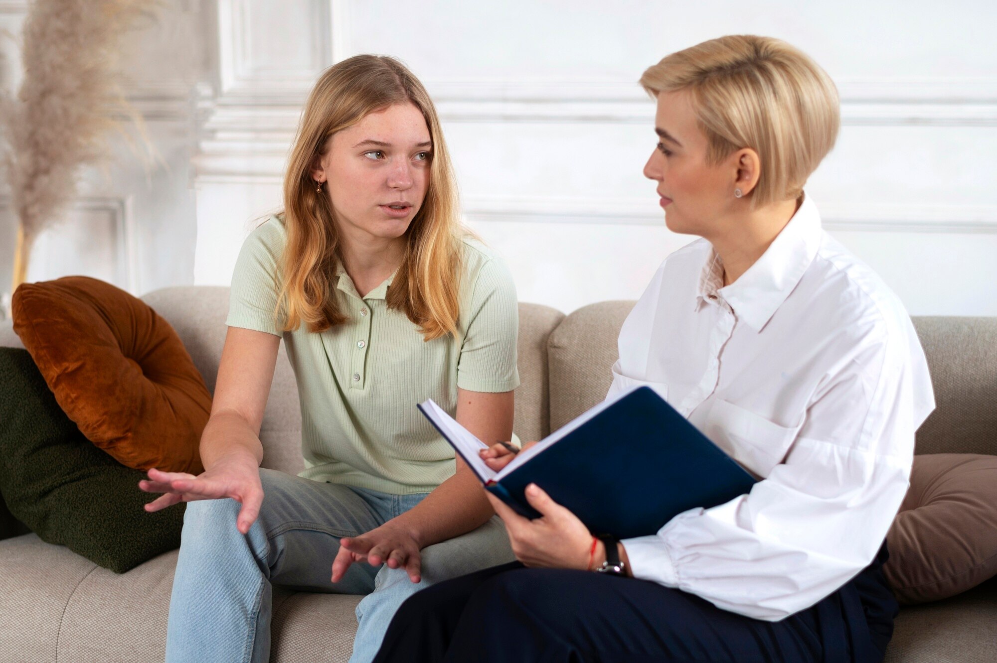 young-girl-talking-therapist-medium-shot_23-2150136637 Waverley Counselling | Youth Mentoring in Glen Waverley